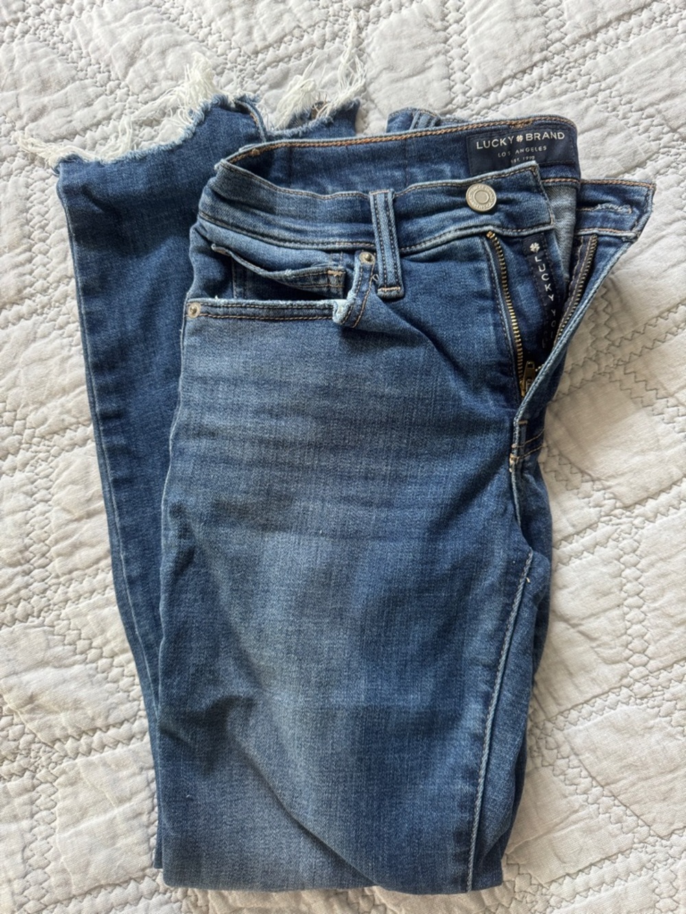 Lucky Brand Women's Dark Midwash Skinny Jeans with Frayed Hem